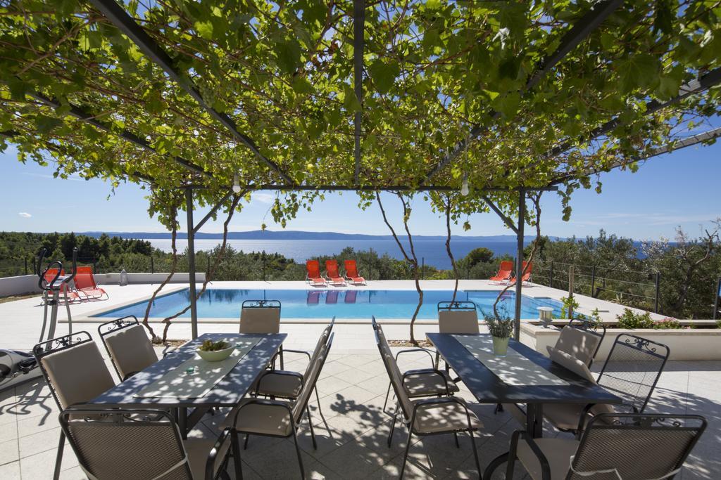 Apartmani Villa Athina Tucepi Exterior photo