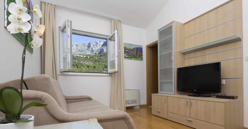 Apartmani Villa Athina Tucepi Exterior photo